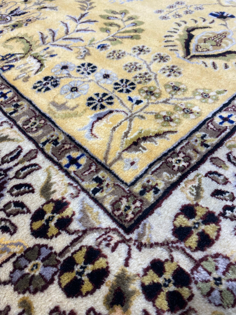 5.8 x 5.8 Square Handmade Wool Rug #F-4024