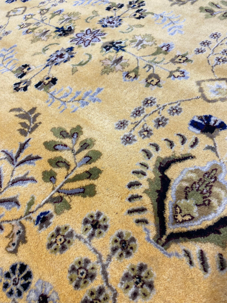 5.8 x 5.8 Square Handmade Wool Rug #F-4024