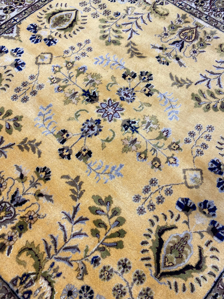 5.8 x 5.8 Square Handmade Wool Rug #F-4024