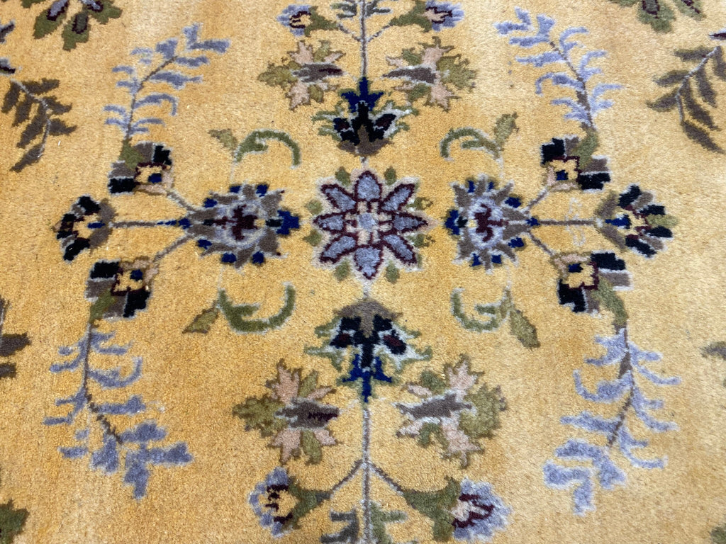 5.8 x 5.8 Square Handmade Wool Rug #F-4024