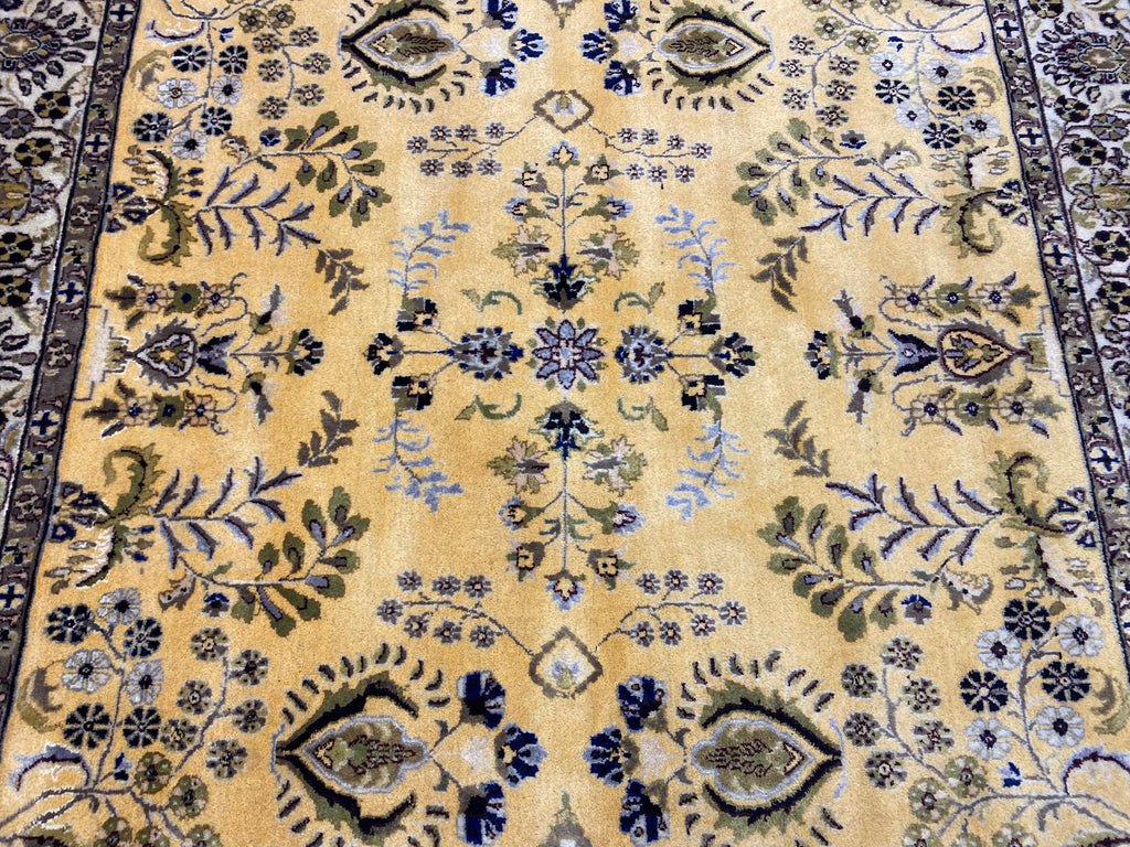 5.8 x 5.8 Square Handmade Wool Rug #F-4024