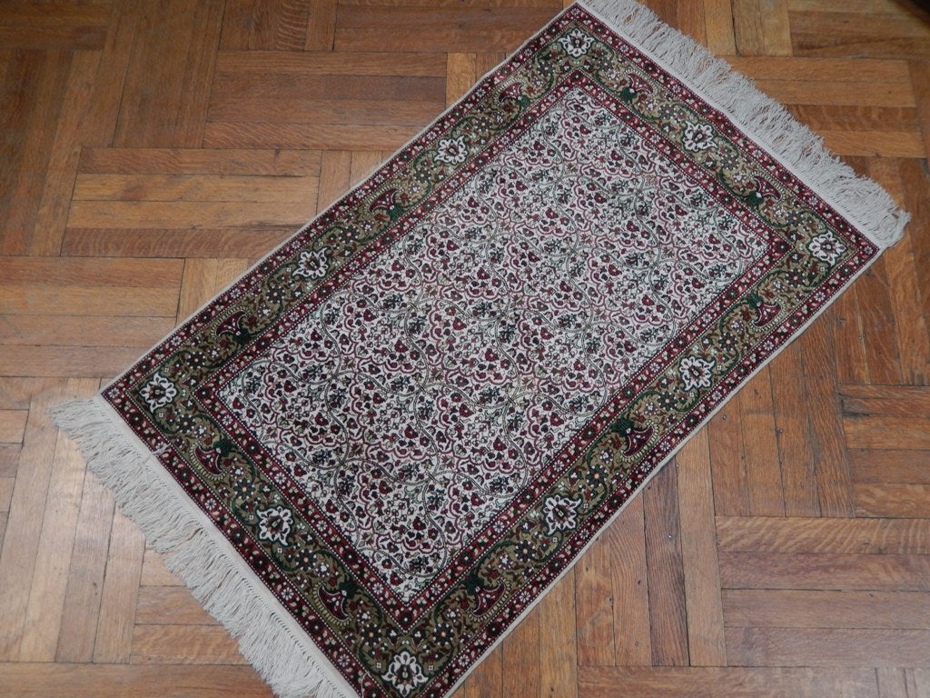 2.6 x 4 Handmade Fine Silk Rug #PIX-22523