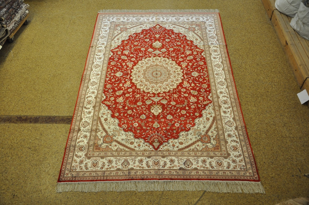 6 x 9 Handmade Persian Traditional Tabriz Classic Medallion Rug