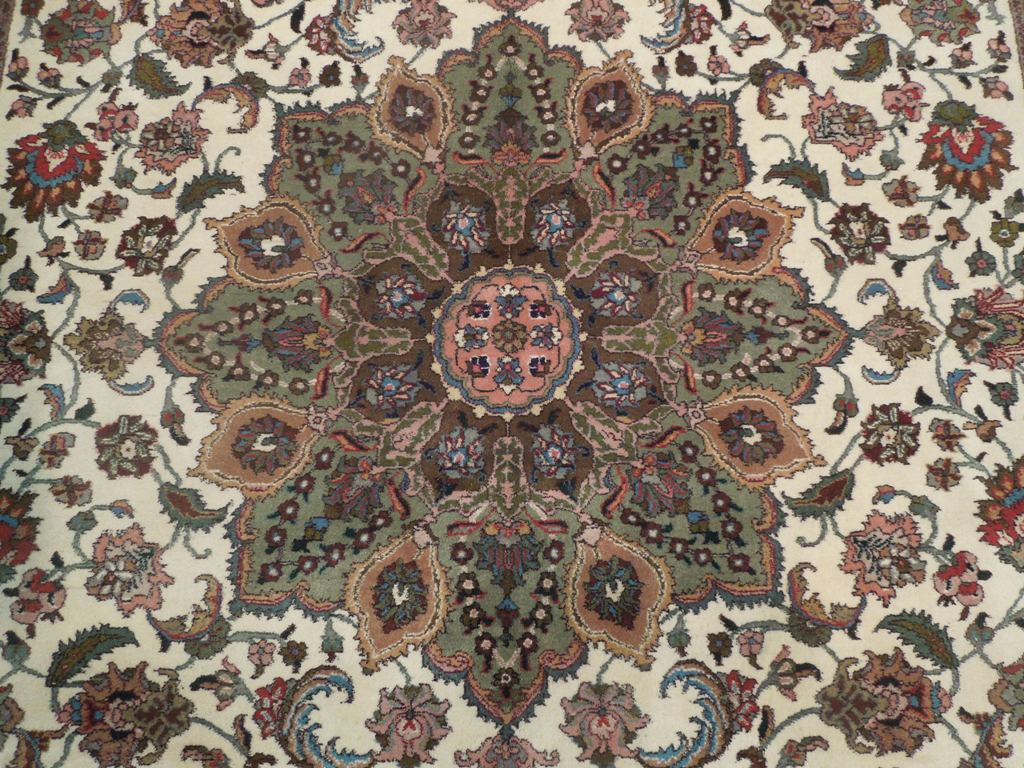 6.5 x 9 Fine Quality Persian Tabriz Rug Wool and Silk 400 Kpsi #PIX-18139