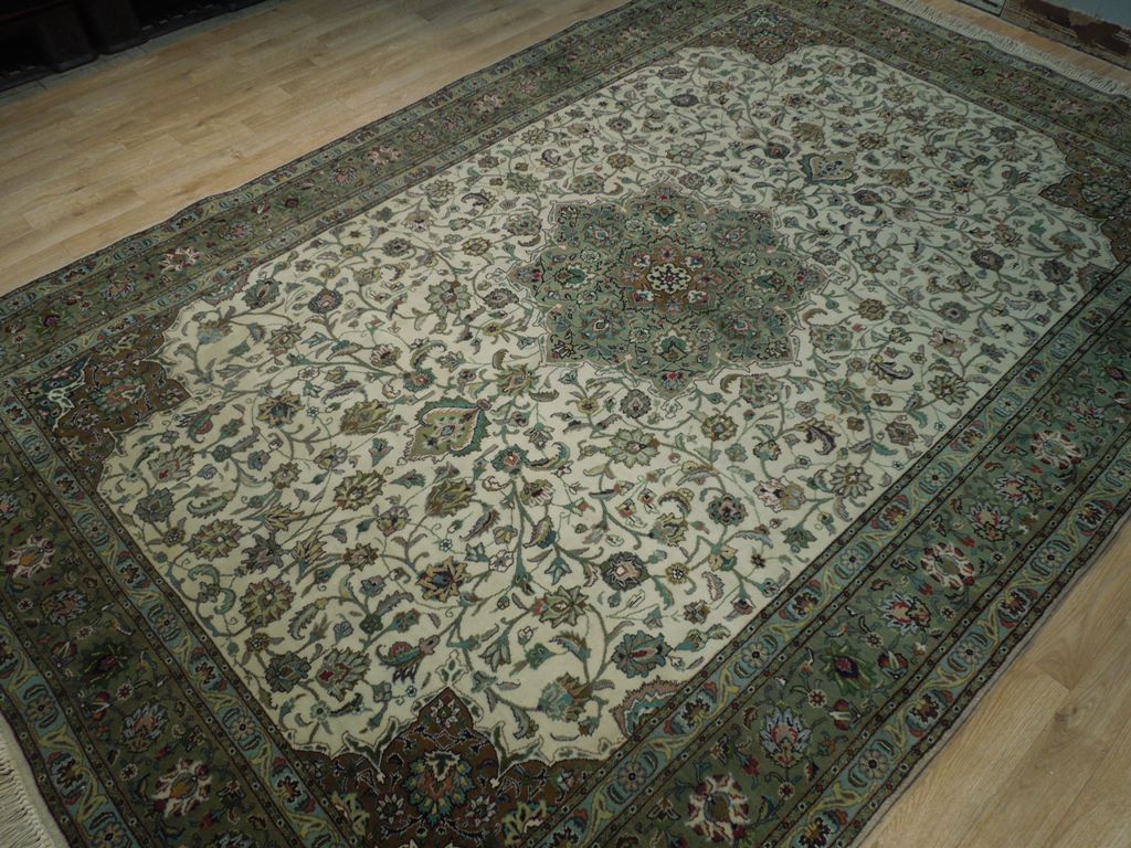 6.7 x 10 Fine Quality Persian Wool and Silk Tabriz Rug 400 KPSI #PIX-18144