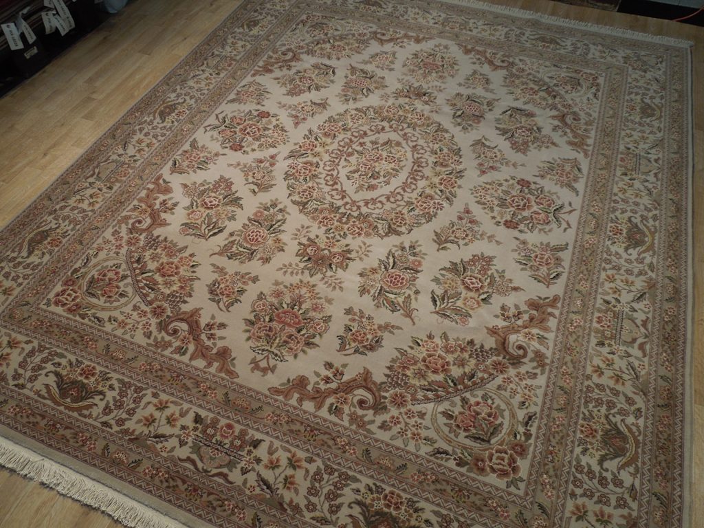 8 x 9.6 Quality Wool and Silk Hand-knotted beautiful Tabriz Rug #PIX-18633