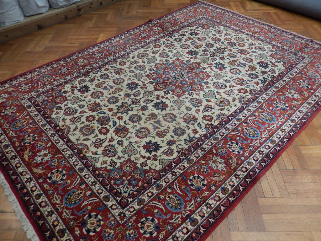 8.9 x 12.6 Fine Quality Genuine Persian Esfahan Wool Rug #PIX-21855