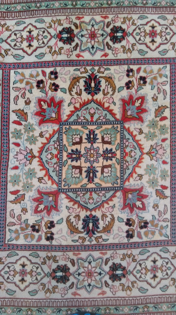 6.7 x 6.9 Persian Tabriz Tabatabai Iran #B-80606