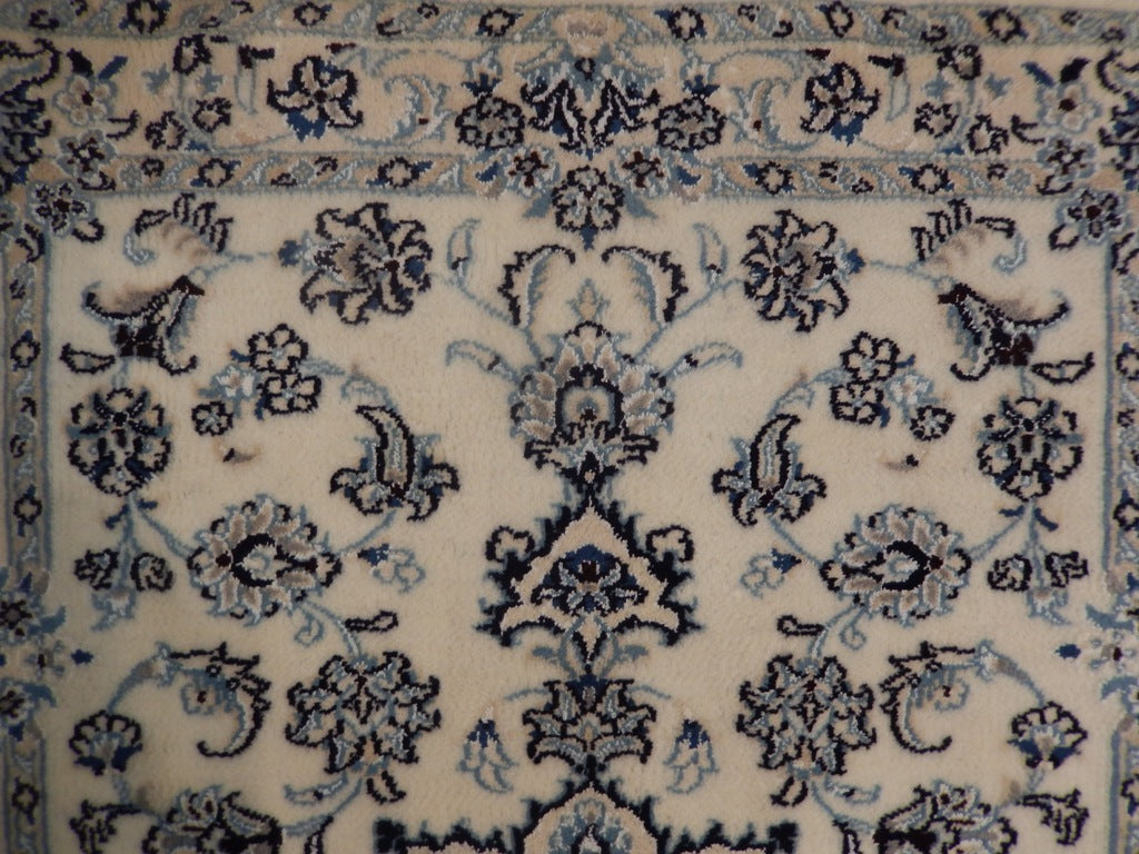 2.8 x 3.10 Persian Nain Rug Wool and Silk #PIX-23048