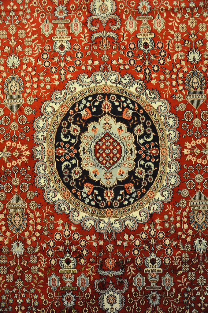 6 x 9 Traditional Hand-Knotted Silk Rug #PIX-27544