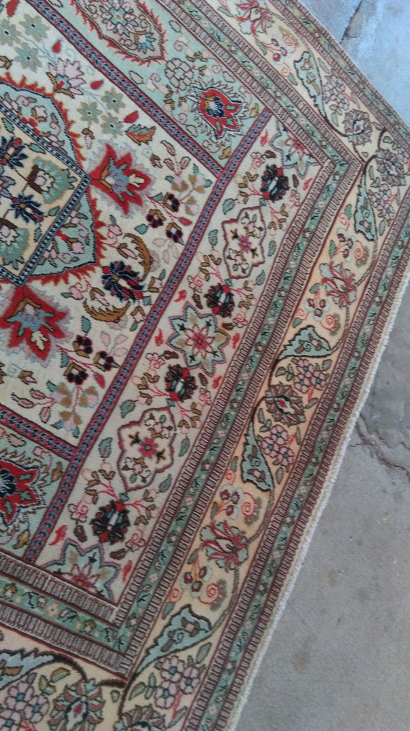 6.7 x 6.9 Persian Tabriz Tabatabai Iran #B-80606