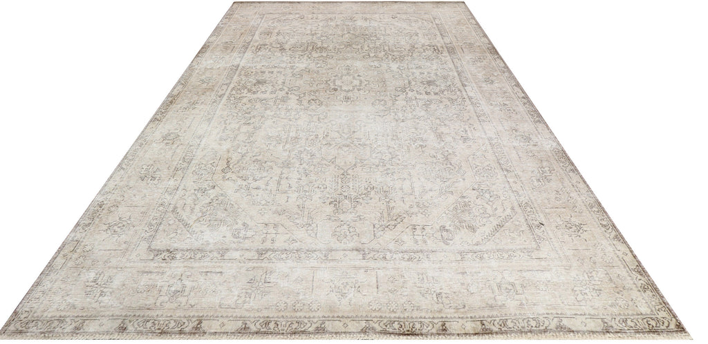 6' x 9' Vintage Hand-knotted Persian Rug Neutral TAUP Light Gray Distressed carpet Pre-Owned PK128
