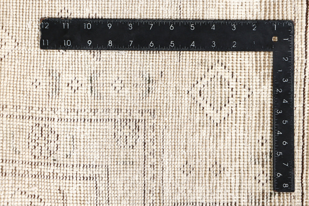 6' x 9' Vintage Hand-knotted Persian Rug Light Gray distressed Pre-Owned PK129