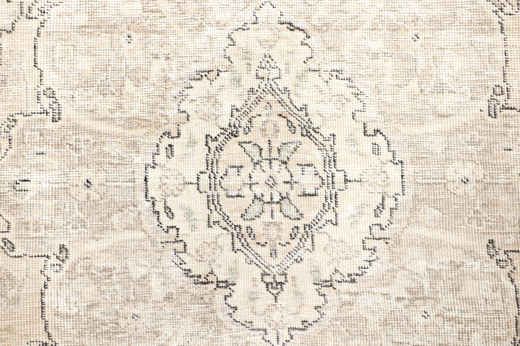 6' x 9' Persian Vintage Hand-knotted Rug Light Gray Pre-Owned Low Pile carpet PK131