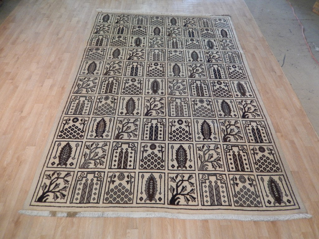 6.9 x 9.9 Beige Semi-Antique Persian Bakhtiari Rug 71943