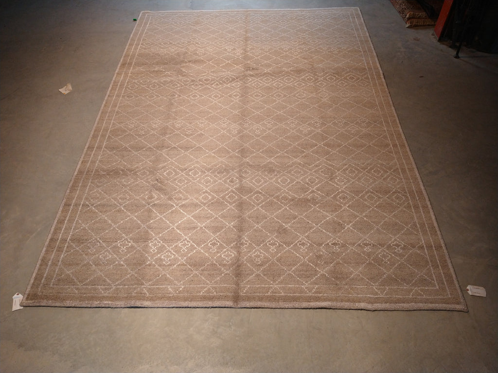 8.3 x 11.7 Modern Caramel Beige Handmade Rug 29179