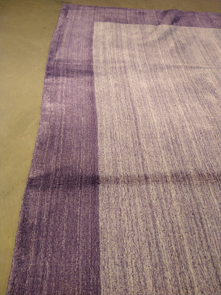 8.2 x 9.10 Solid Purple Lavendar Fine Wool Handmade Rug F-5388
