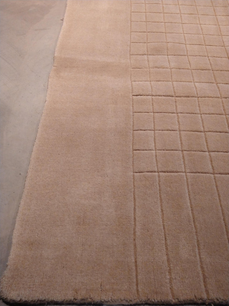 8.3 x 10.1 Solid Color Taup Modern Wool Carpet F-5393