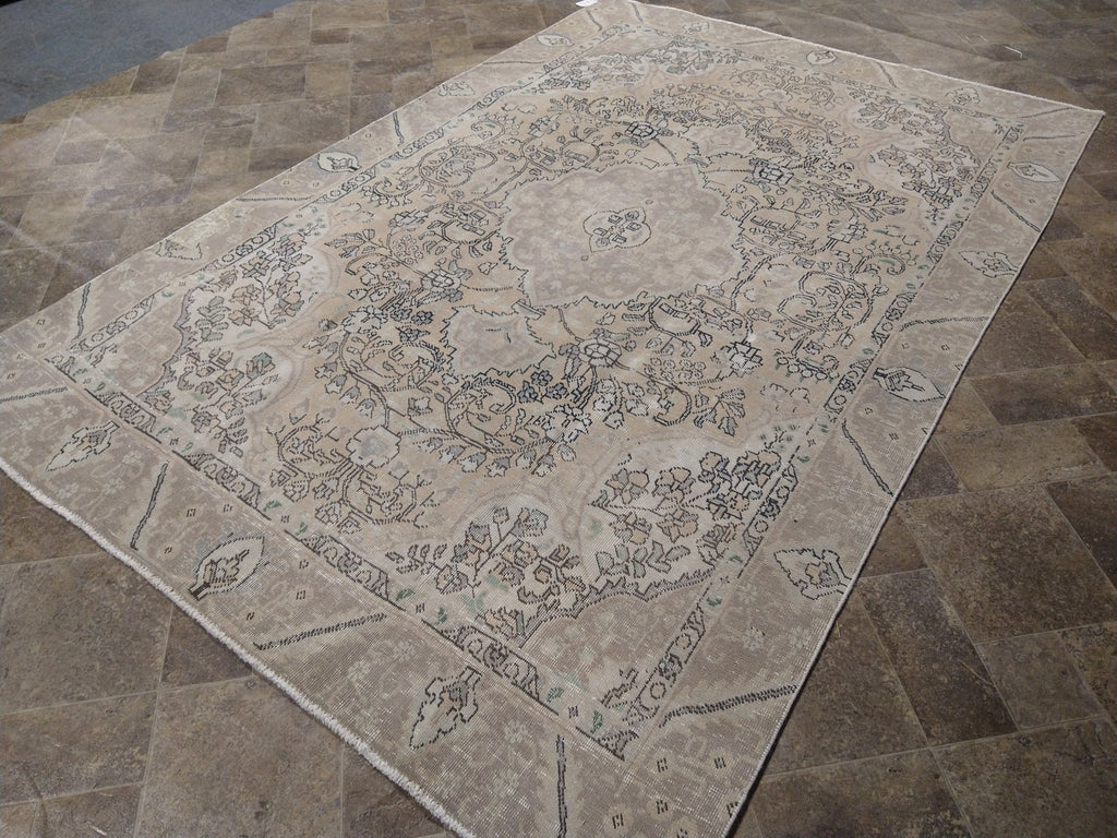 5.10 x 8.9 Vintage Persian Rug Neutrals F-5584