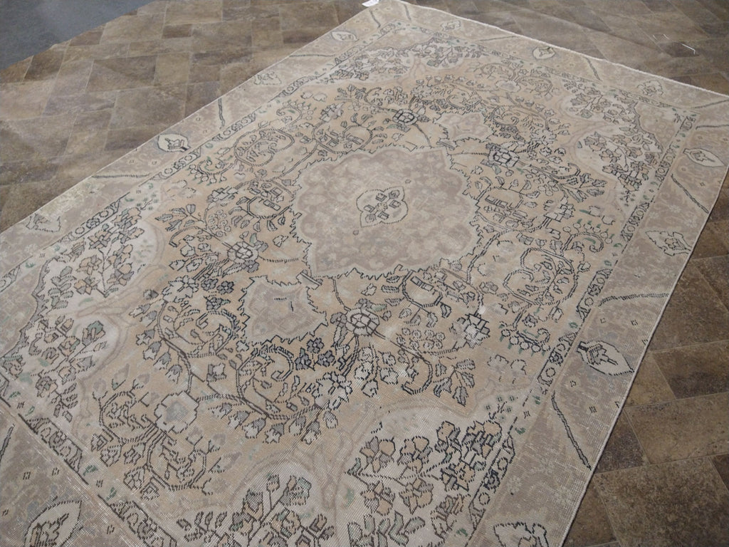 5.10 x 8.9 Vintage Persian Rug Neutrals F-5584