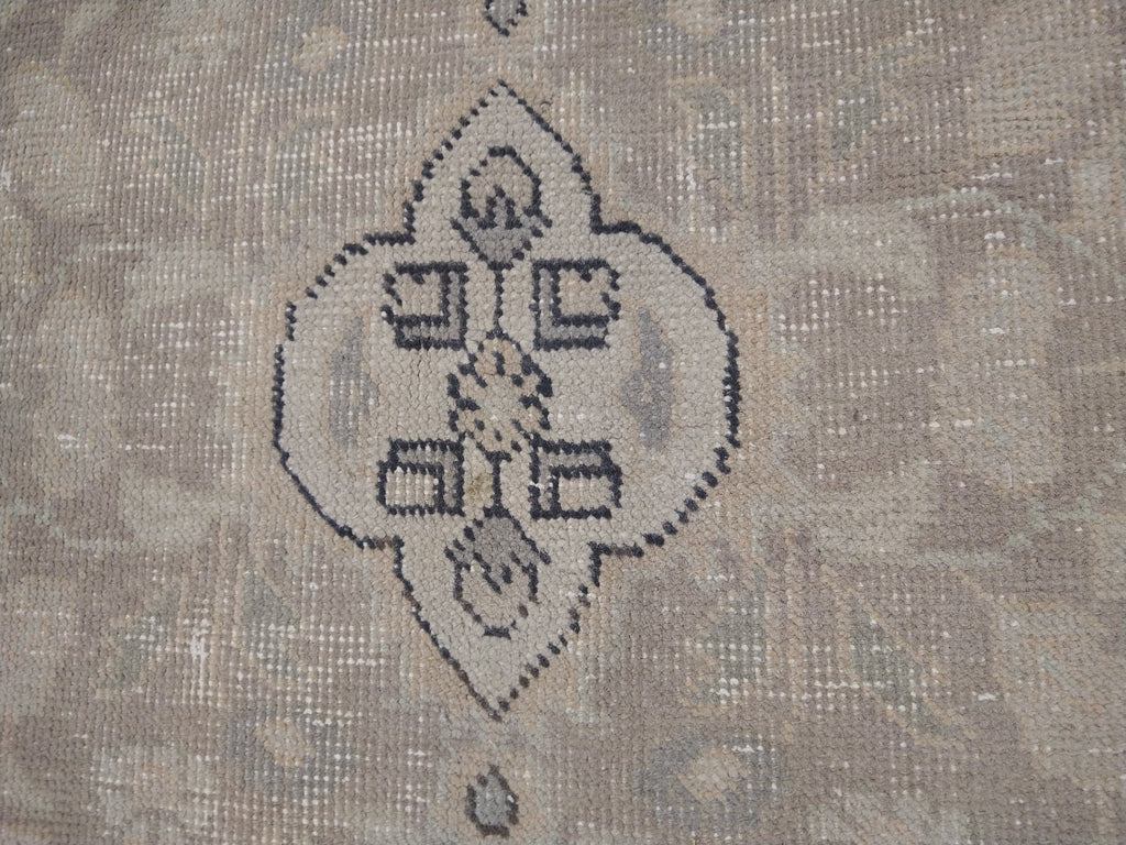 5.10 x 8.9 Vintage Persian Rug Neutrals F-5584