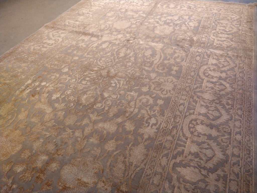 Luxurious-Wool-Silk-Two-Tone-Silver-Rug.jpg 