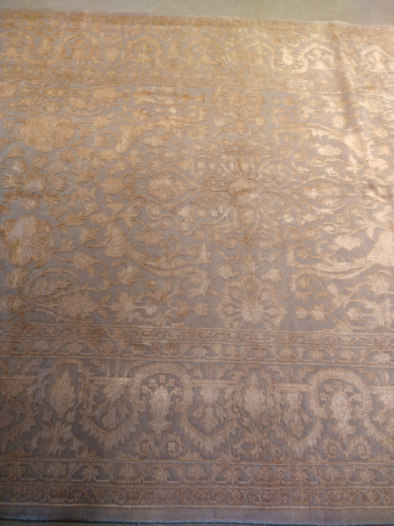 Luxurious-Wool-Silk-Two-Tone-Silver-Rug.jpg 