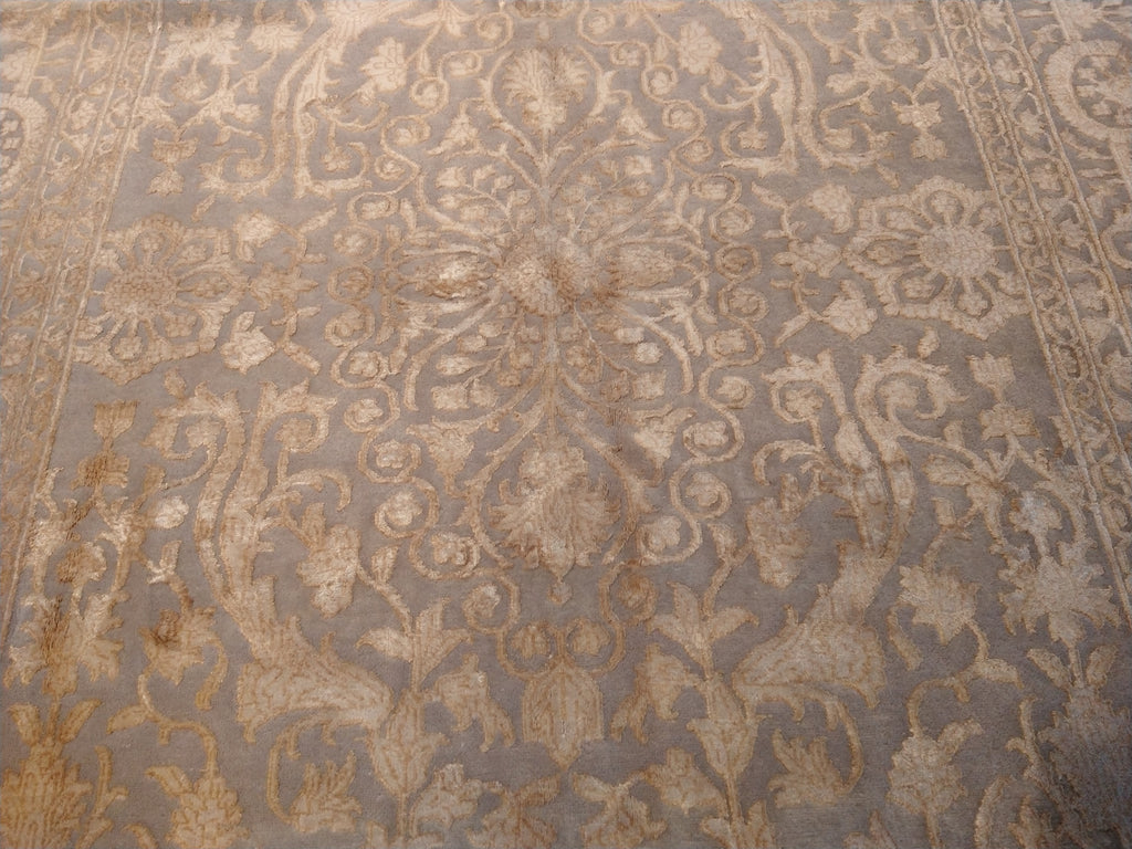 Luxurious-Wool-Silk-Two-Tone-Silver-Rug.jpg 