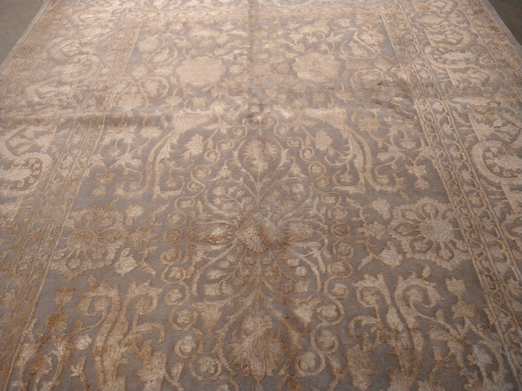 Luxurious-Wool-Silk-Two-Tone-Silver-Rug.jpg 