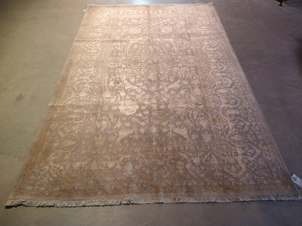 Luxurious-Wool-Silk-Two-Tone-Silver-Rug.jpg 