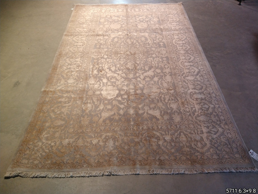 Luxurious-Wool-Silk-Two-Tone-Silver-Rug.jpg 