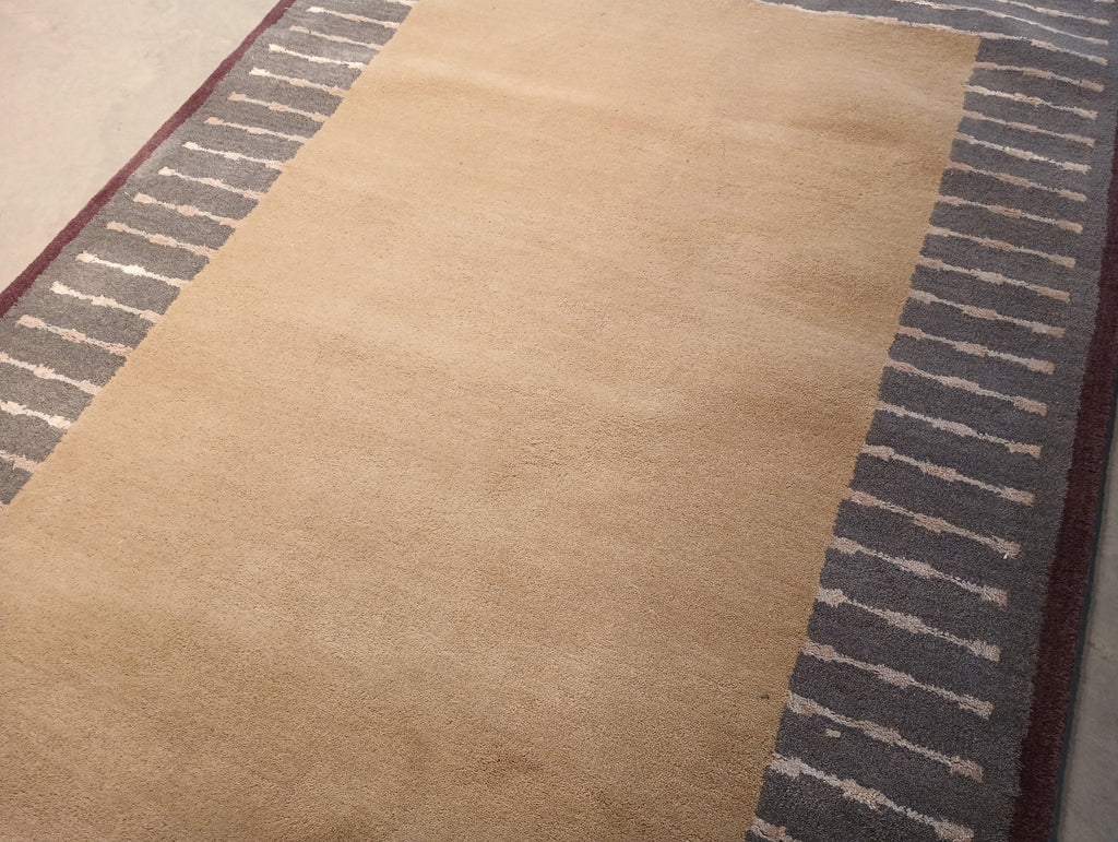 5 x 8 MODERN WOOL RUG PLAIN with border #F-5799