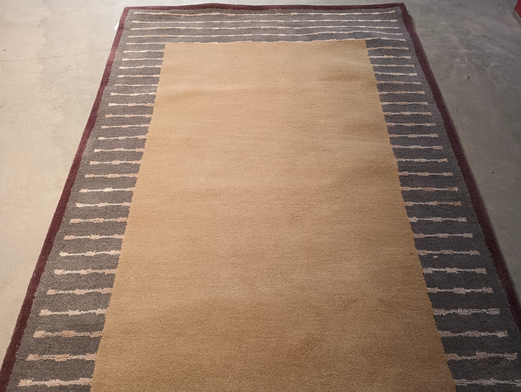 5 x 8 MODERN WOOL RUG PLAIN with border #F-5799