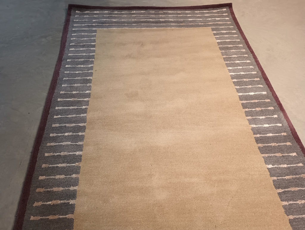 5 x 8 MODERN WOOL RUG PLAIN with border #F-5799