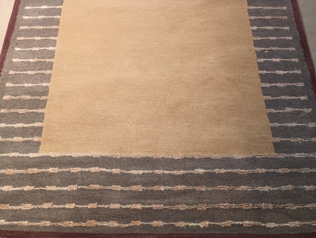 5 x 8 MODERN WOOL RUG PLAIN with border #F-5799