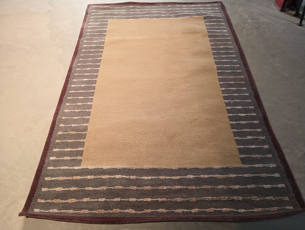 5 x 8 MODERN WOOL RUG PLAIN with border #F-5799
