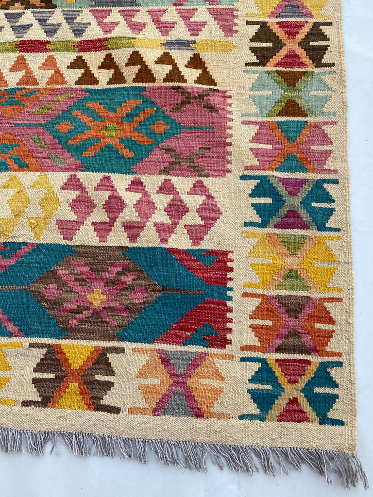 5 x 6 Multi-Color Ivory Kilim Rug K-95