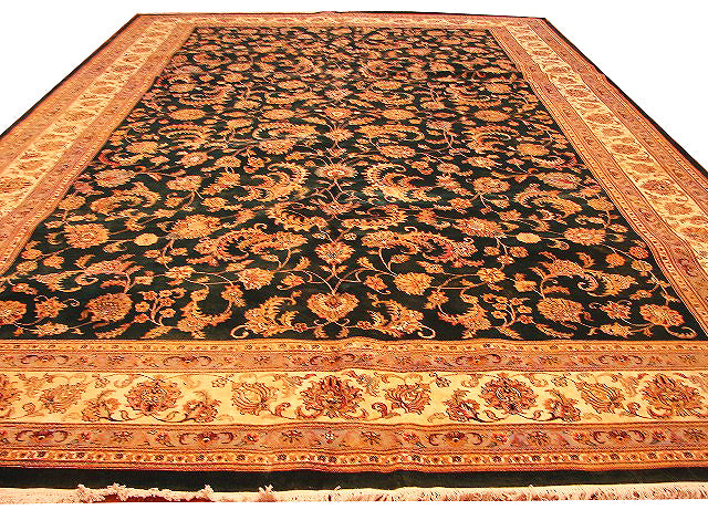 Luxurious-Handcrafted-Pakistani-Rug.jpg 