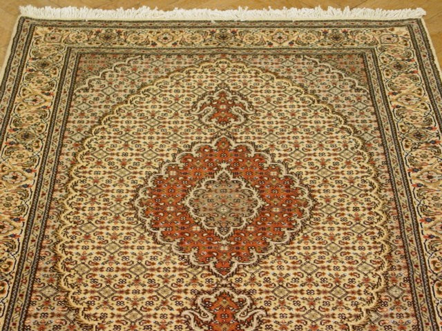 Authentic-Hand-knotted-Persian-Tabriz-Rug.jpg 