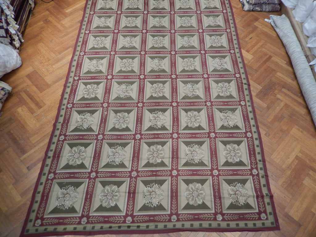 9.4 x 19.10 Green Needlepoint Flat Weave French Rug 21393
