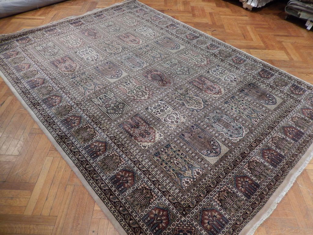 8.4 x 11.7 Agra Wool Rug #PIX-22386