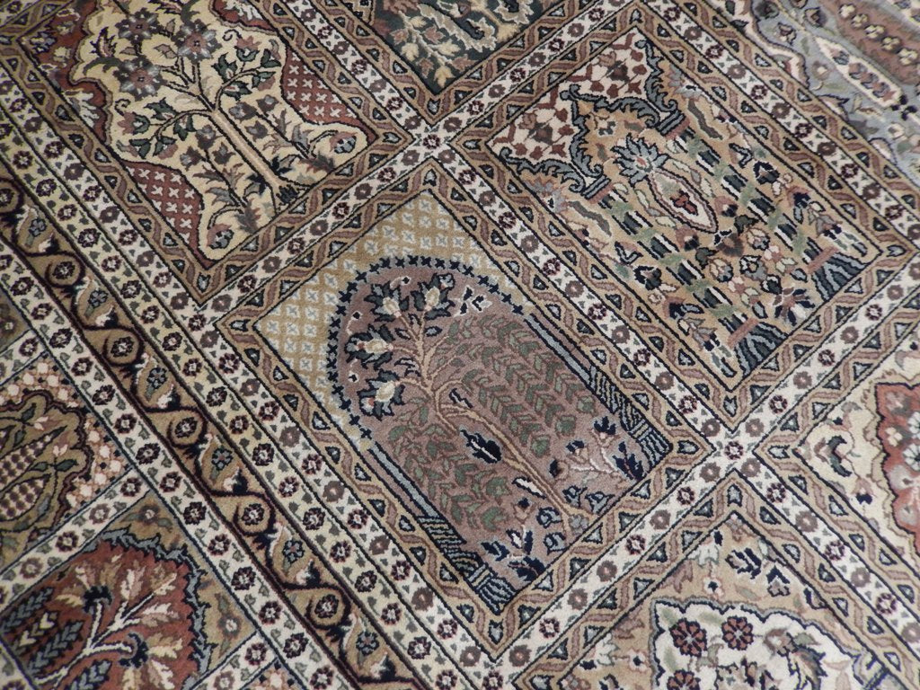 8.4 x 11.7 Agra Wool Rug #PIX-22386