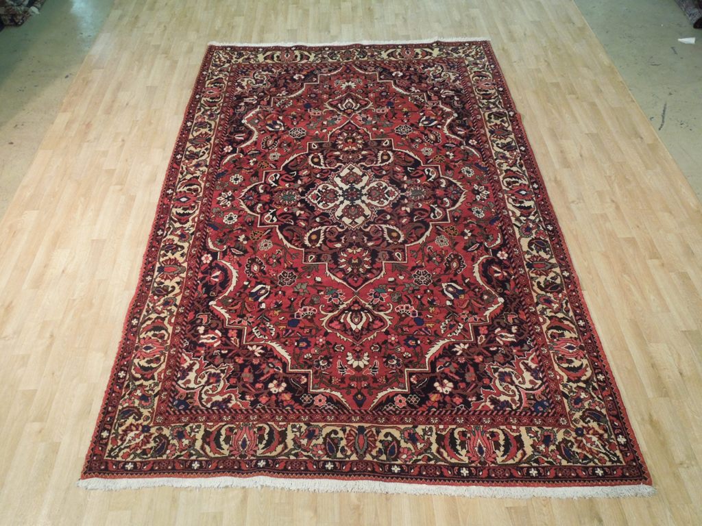 7 x 10 Red Fine Persian Bakhtiar Rug 72339