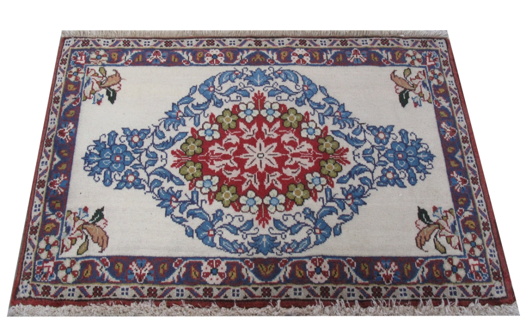Traditional-Persian-Handmade-Bakhtiari-Rug.jpg 
