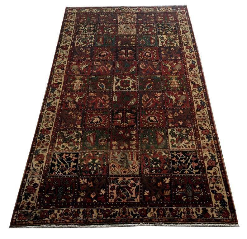 Luxurious-Persian-Bakhtiari-Rug.jpg
