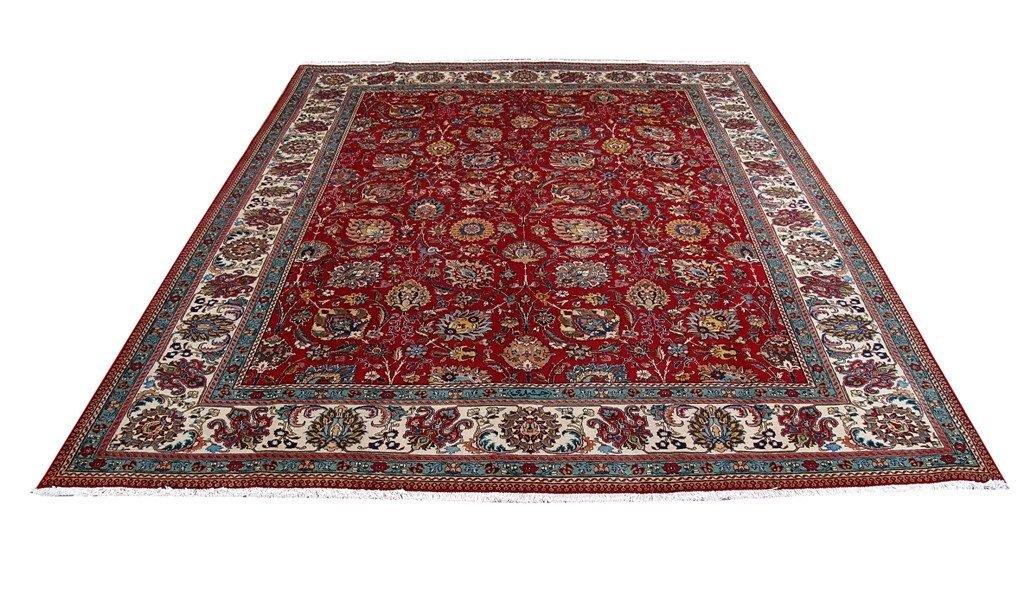 Red-Persian-Tabriz-Rug.jpg 