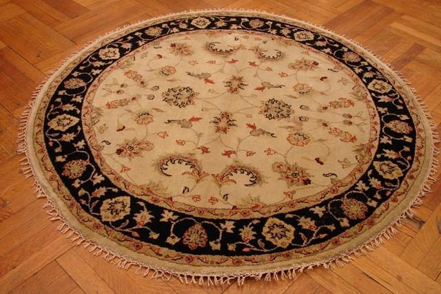 Luxurious-Round-Handmade-Wool-Rug.jpg 