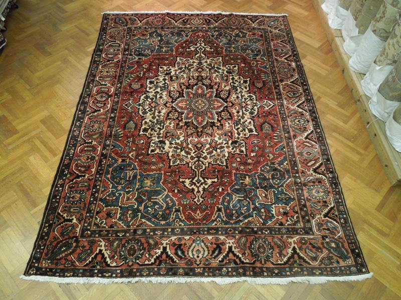 Handmade-Persian-Bakhtiari-Rug.jpg 
