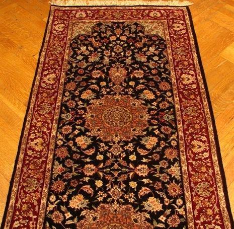 Luxurious-Traditional-Persian-Rug.jpg