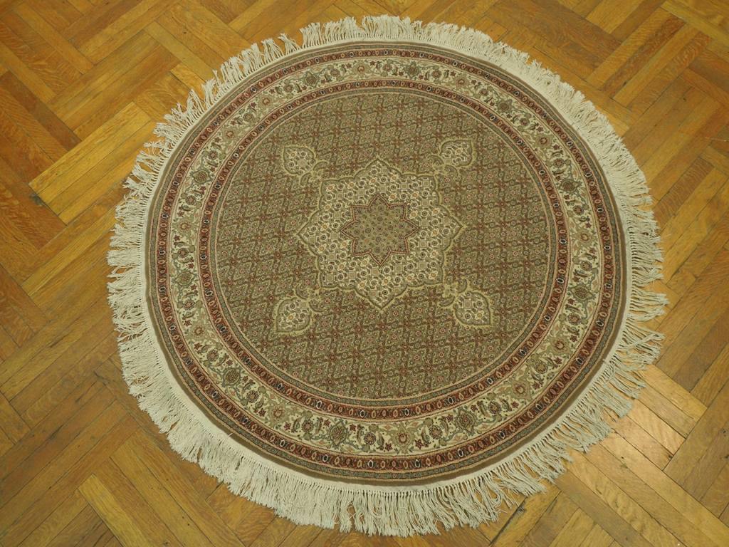 5x5 Fine Quality Wool&Silk Round Rug - China - bestrugplace
